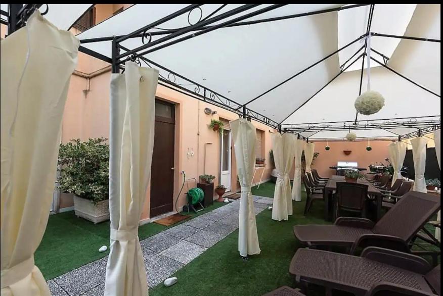 Terrazze Italiane City Center - Red Apartment Верона Экстерьер фото